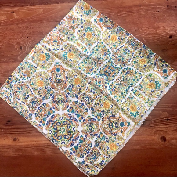 New Floral Scarf - Picture 4 of 7